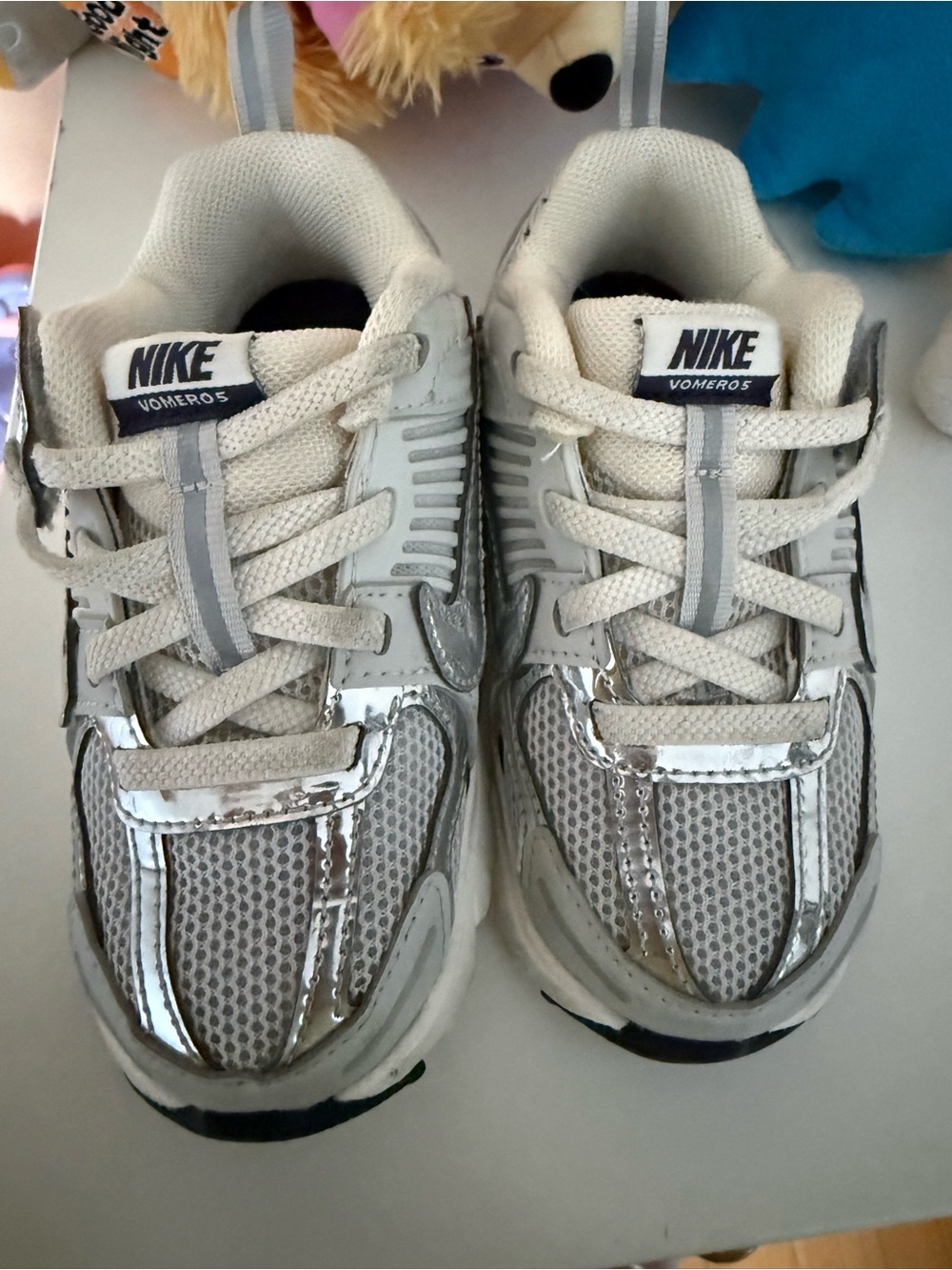 Nike Kids White and Silver Vomero 5 Sneakers